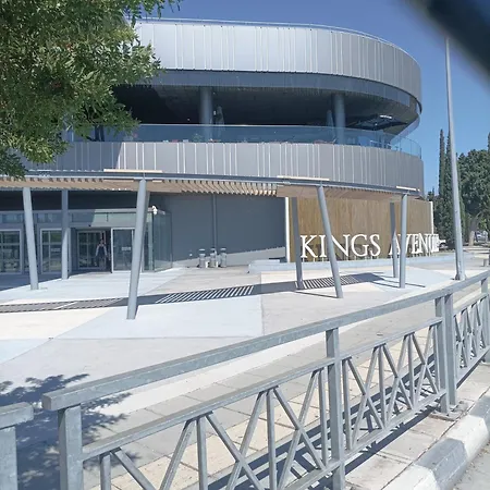 Queens Garden By Kings Mall Apartament *