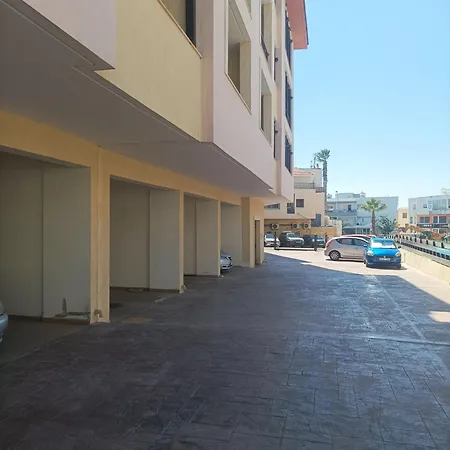 Queens Garden By Kings Mall Apartament